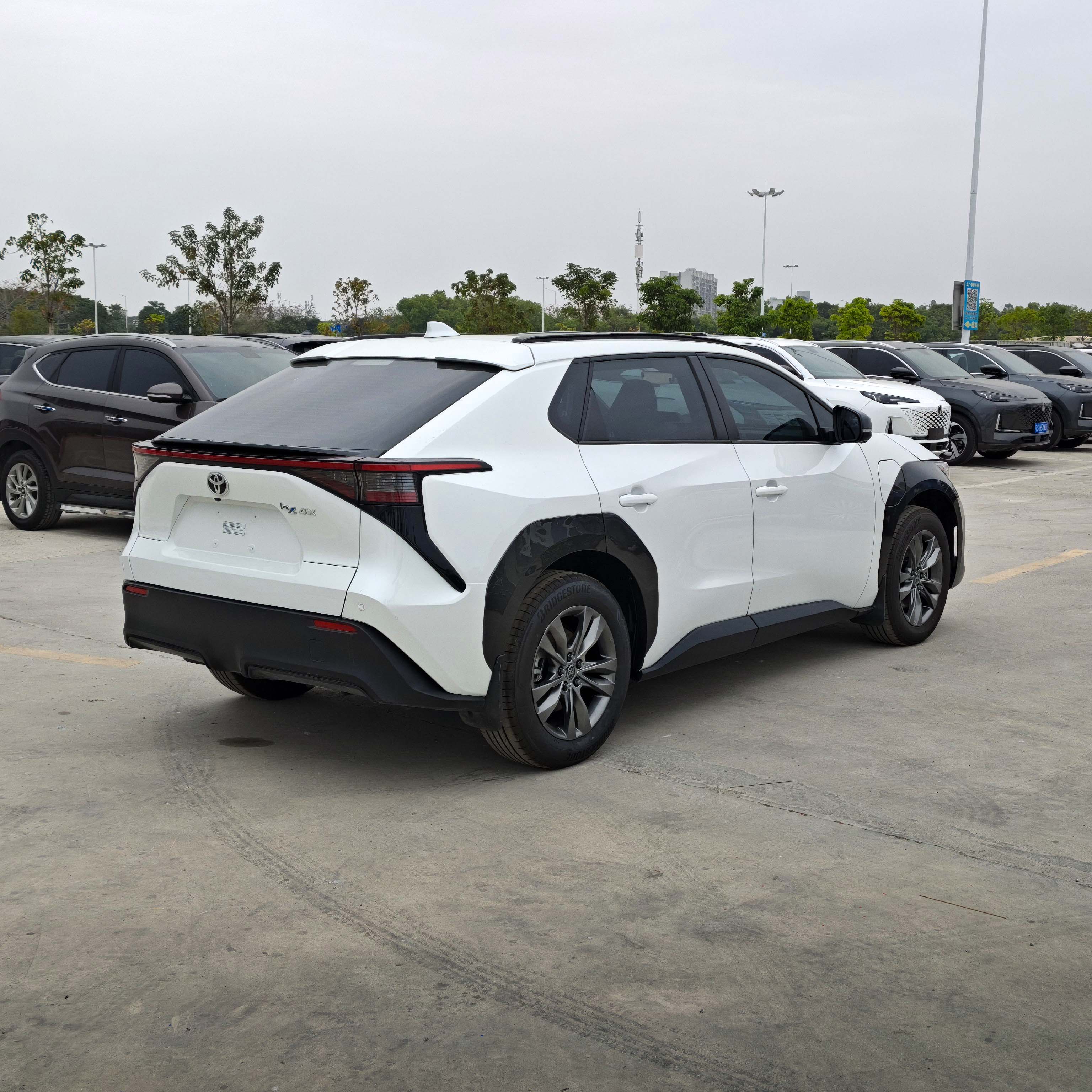 Toyota bz4X - 图片 3